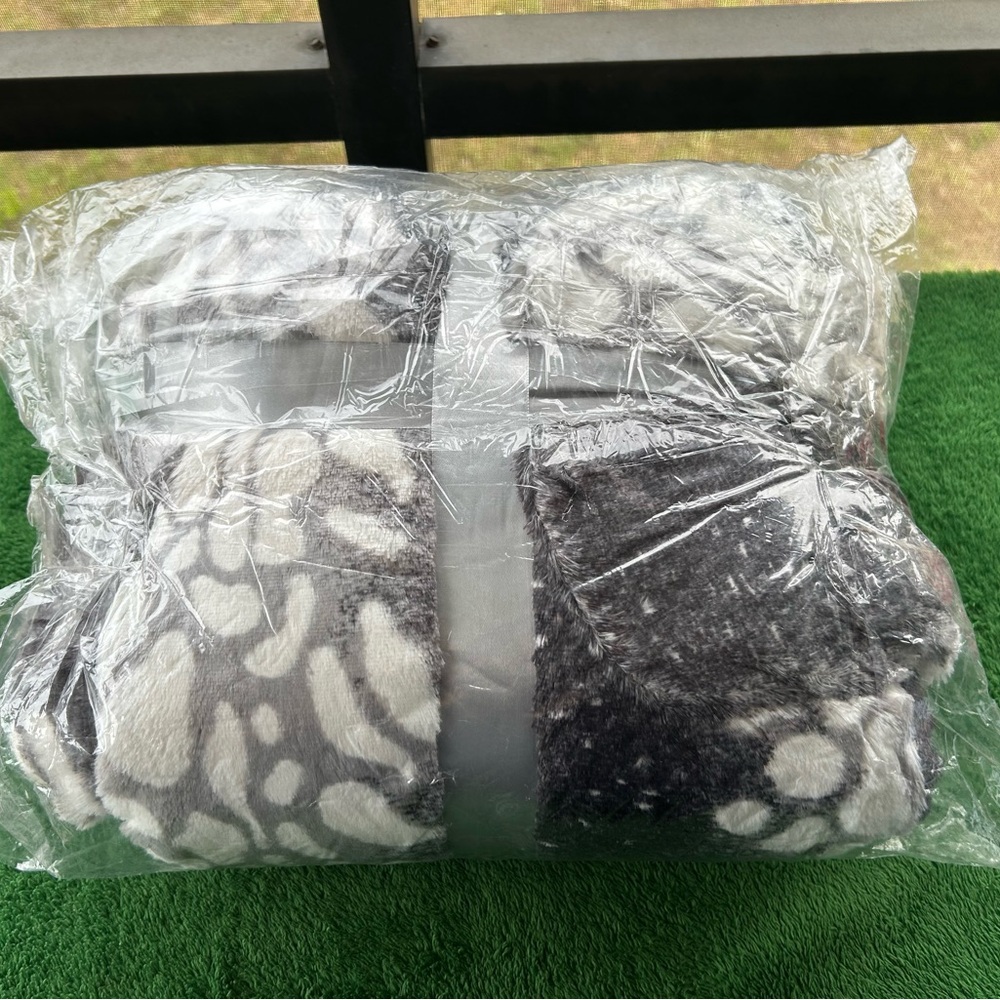Reversible Sherpa - Picture 2 of 3